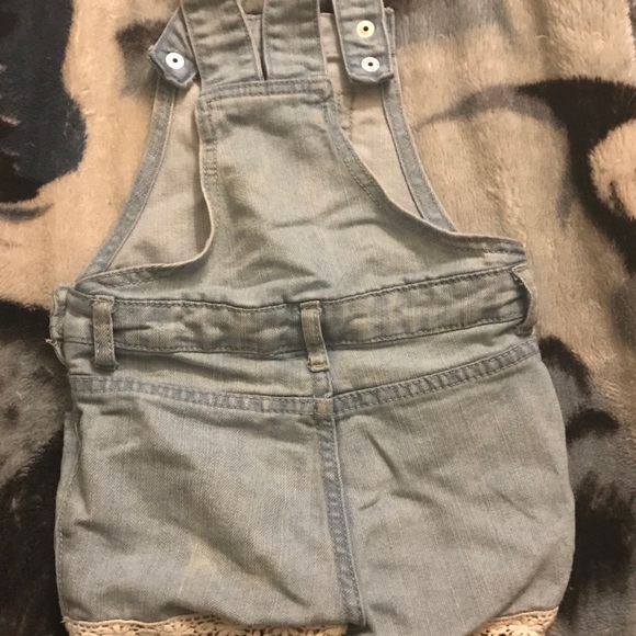 Jumper - Picture 2 of 2